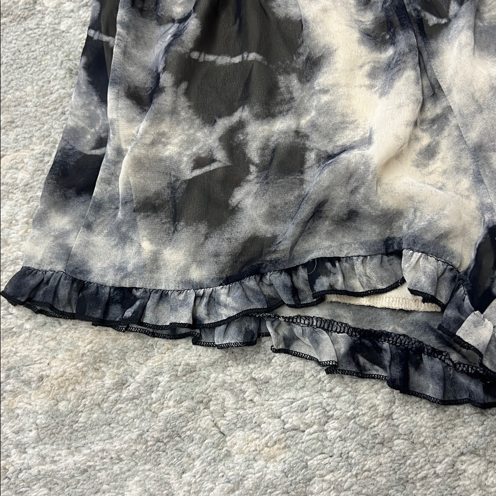 Vigoss Black and White Tie-Dye Ruffle Shorts - Picture 2 of 4